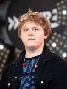 Lewis Capaldi 8116 min scaled 1