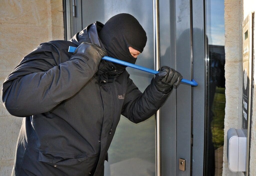 burglar g795a83f49 1280 min